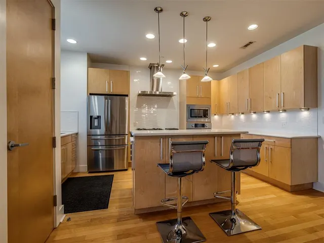 Photo 8 — 241 NE 4th Street 5, Oklahoma City, OK 73104