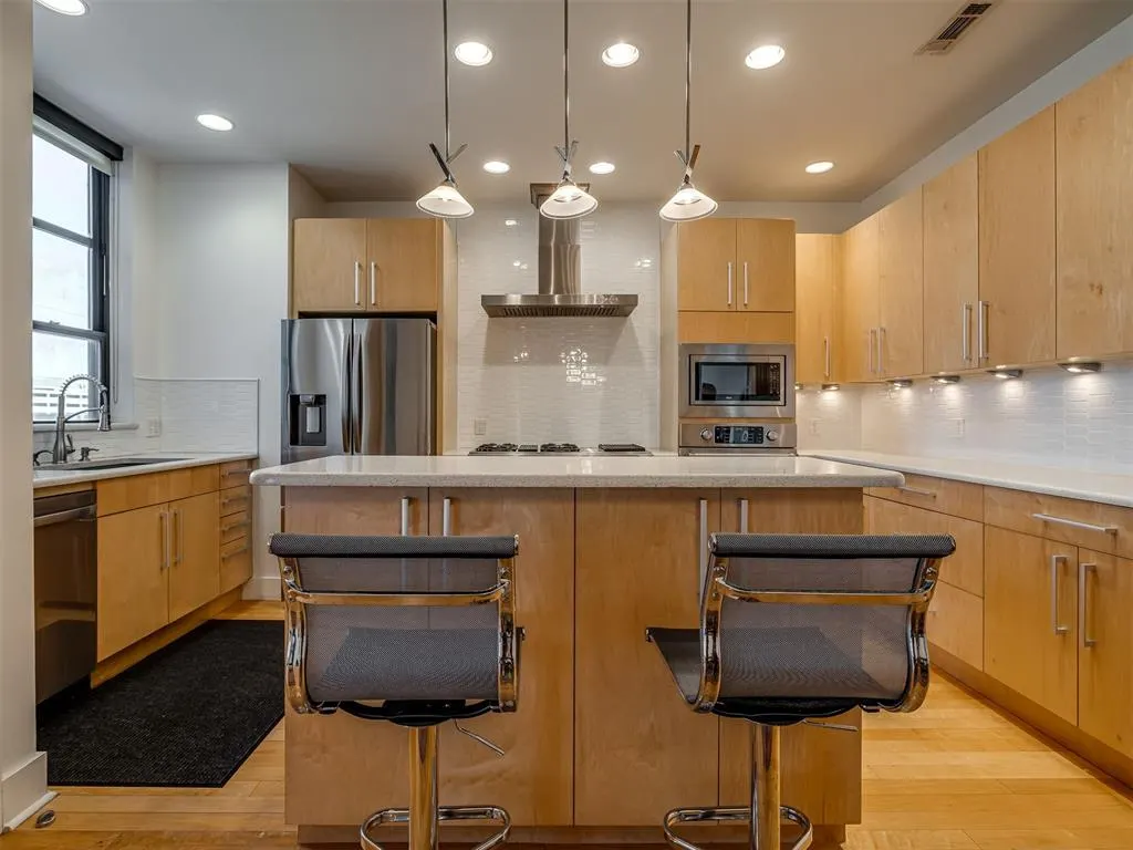 Photo 9 — 241 NE 4th Street 5, Oklahoma City, OK 73104
