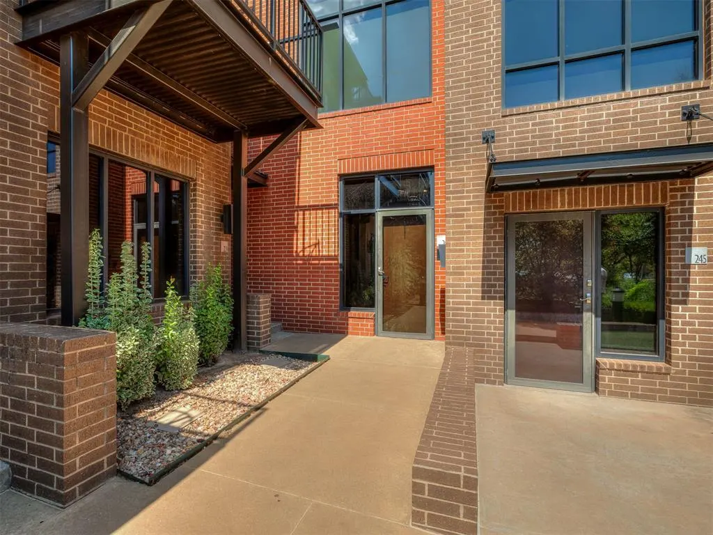 Photo 49 — 241 NE 4th Street 5, Oklahoma City, OK 73104