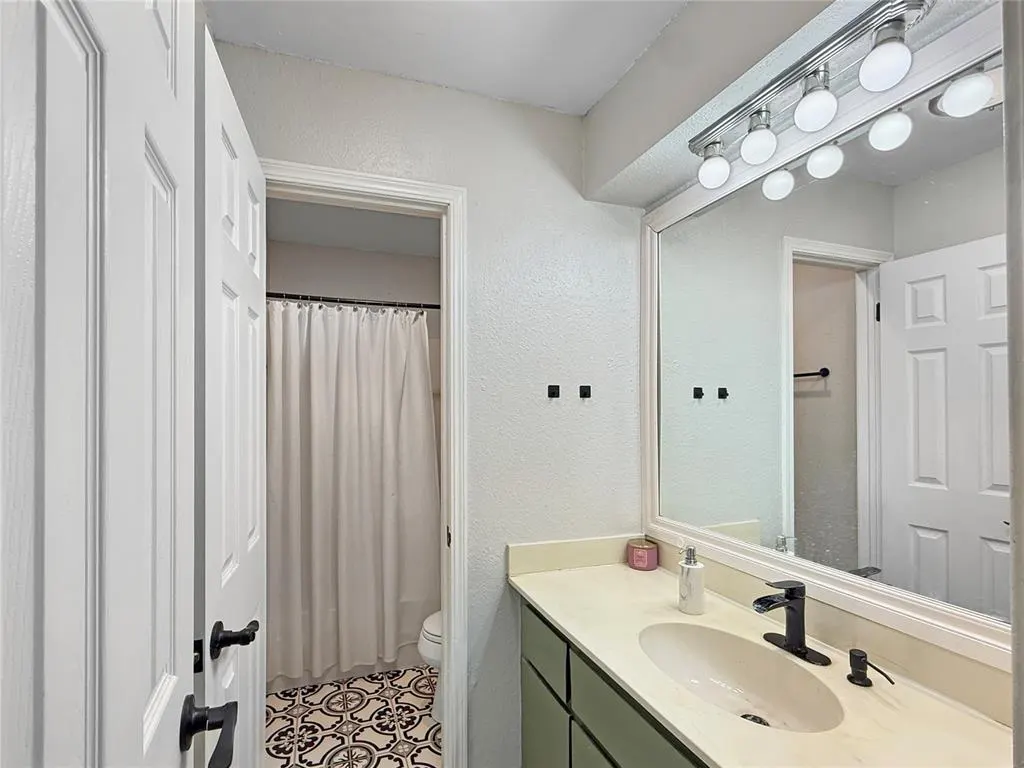 Photo 16 — 10301 N Rock Circle Drive, Edmond, OK 73034