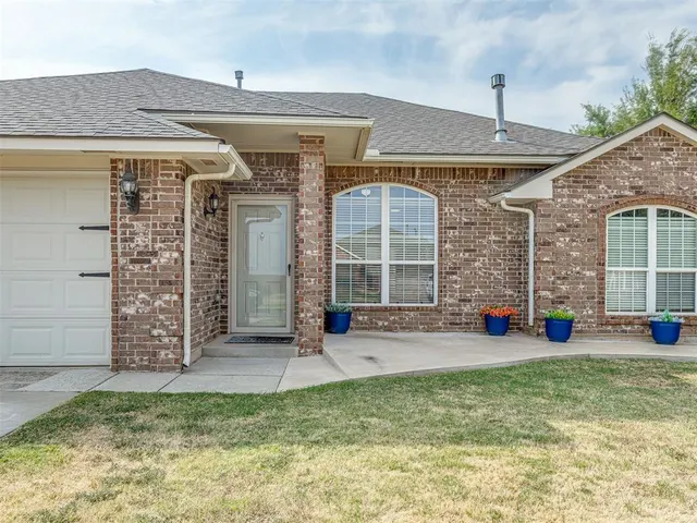 Photo 2 — 2200 Scissortail Landing Drive, Edmond, OK 73012