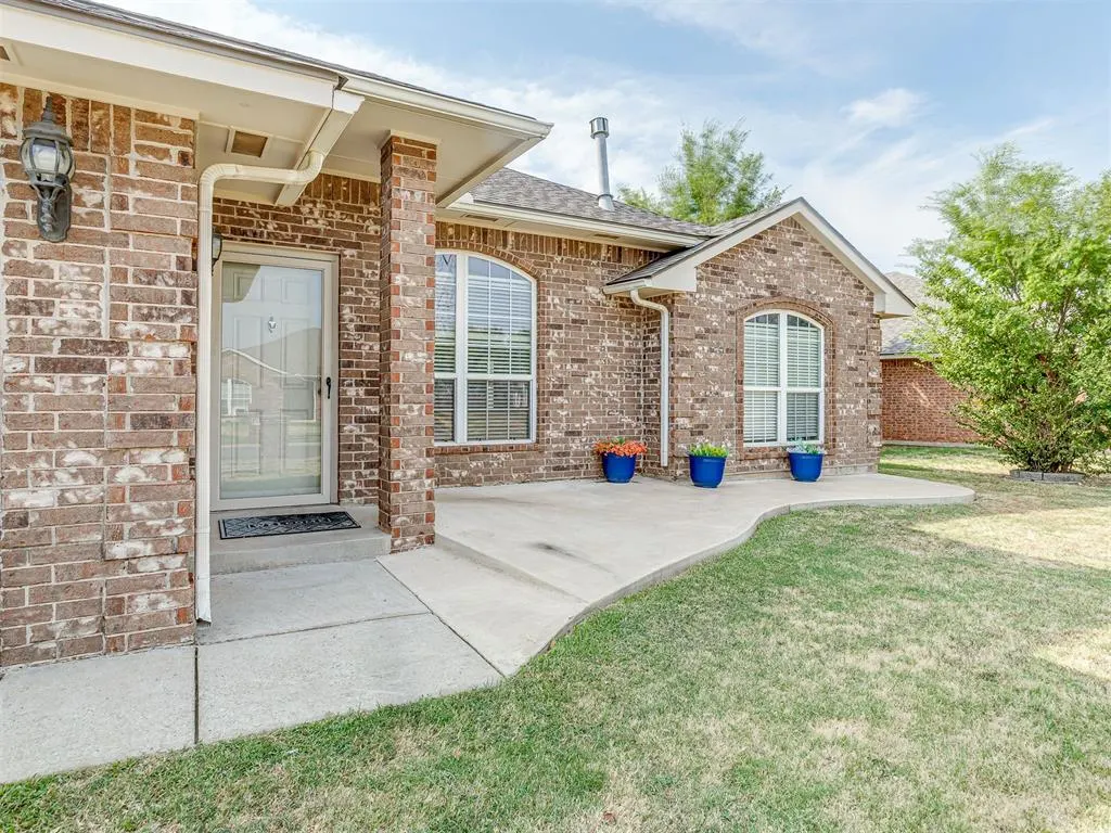Photo 3 — 2200 Scissortail Landing Drive, Edmond, OK 73012