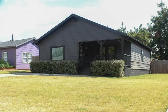Photo 2 — 828 NW 45th Street, Oklahoma City, OK 73118