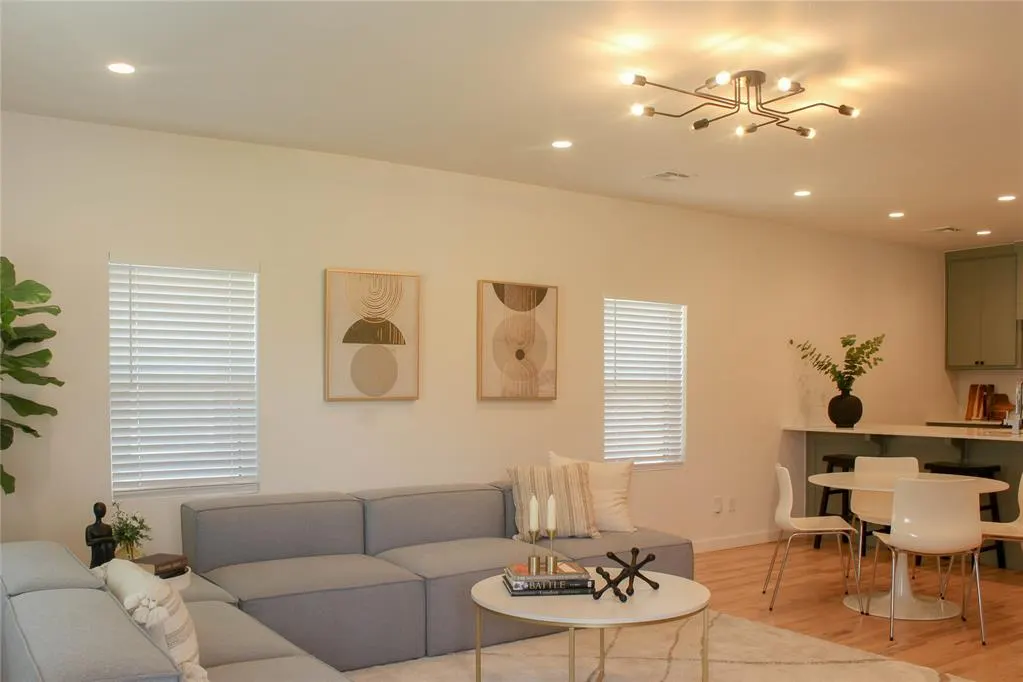 Photo 6 — 828 NW 45th Street, Oklahoma City, OK 73118