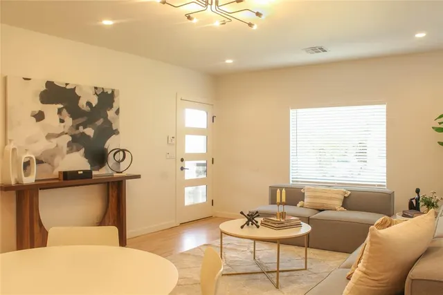 Photo 7 — 828 NW 45th Street, Oklahoma City, OK 73118