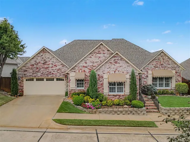 Photo 2 — 2801 Verona Court, Edmond, OK 73034