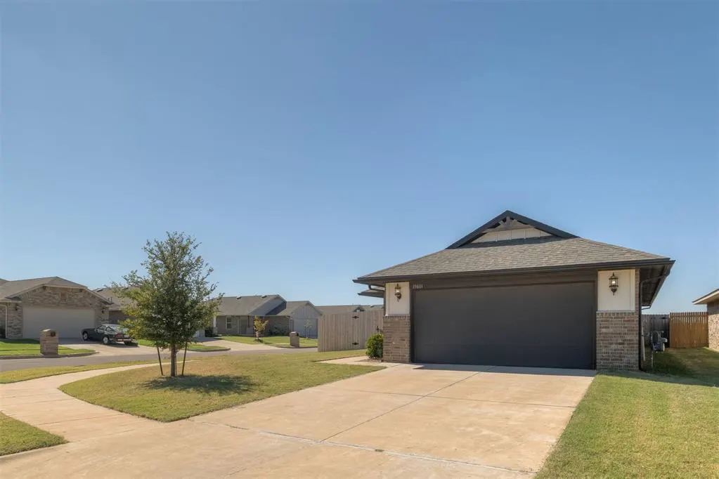 Front exterior — 19601 Brookville Drive, Edmond, OK 73012