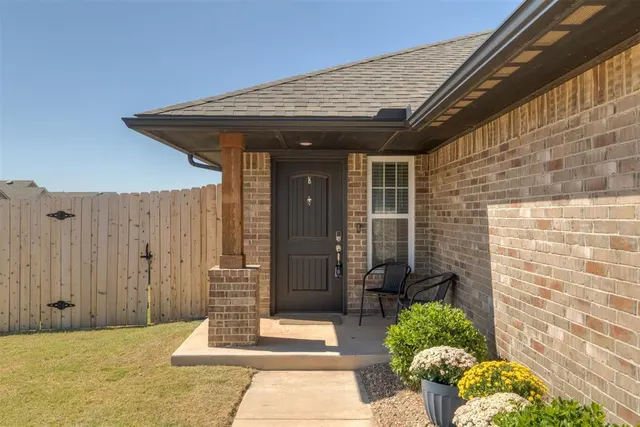 Photo 3 — 19601 Brookville Drive, Edmond, OK 73012