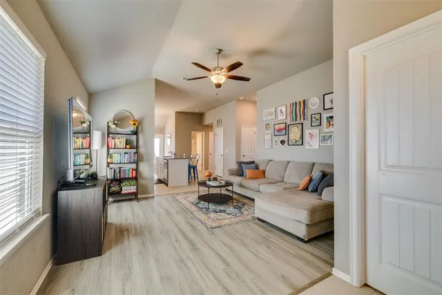 Photo 4 — 19601 Brookville Drive, Edmond, OK 73012