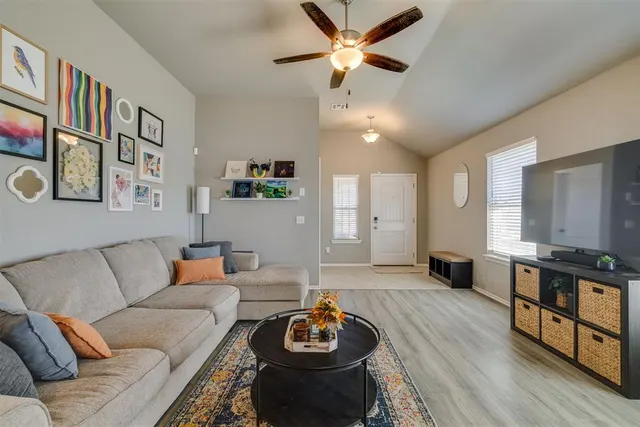 Photo 7 — 19601 Brookville Drive, Edmond, OK 73012