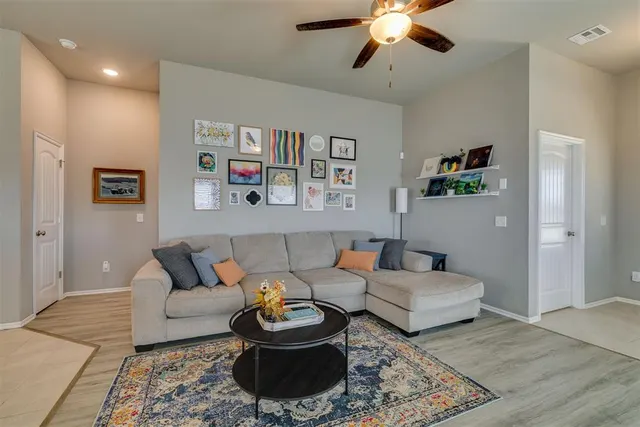 Photo 8 — 19601 Brookville Drive, Edmond, OK 73012