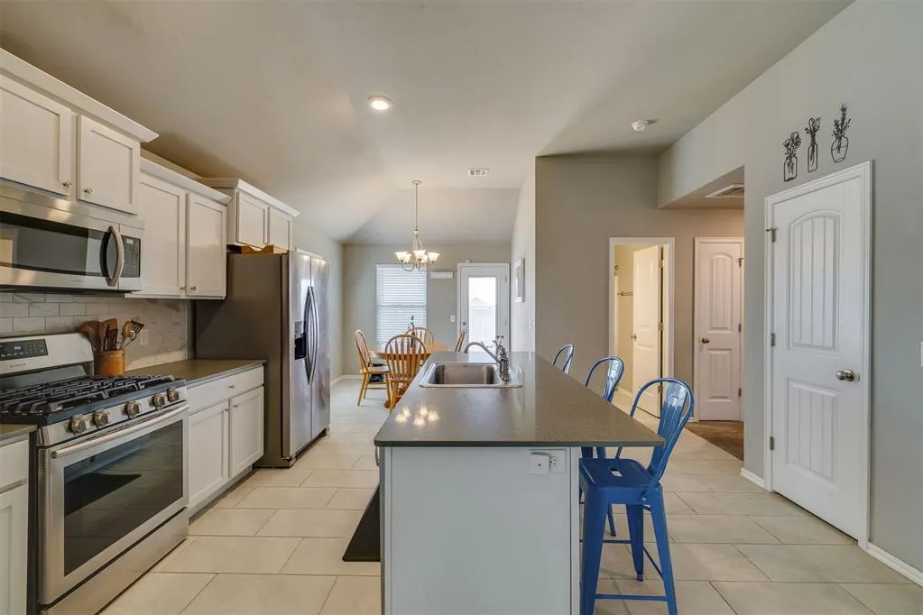 Photo 9 — 19601 Brookville Drive, Edmond, OK 73012