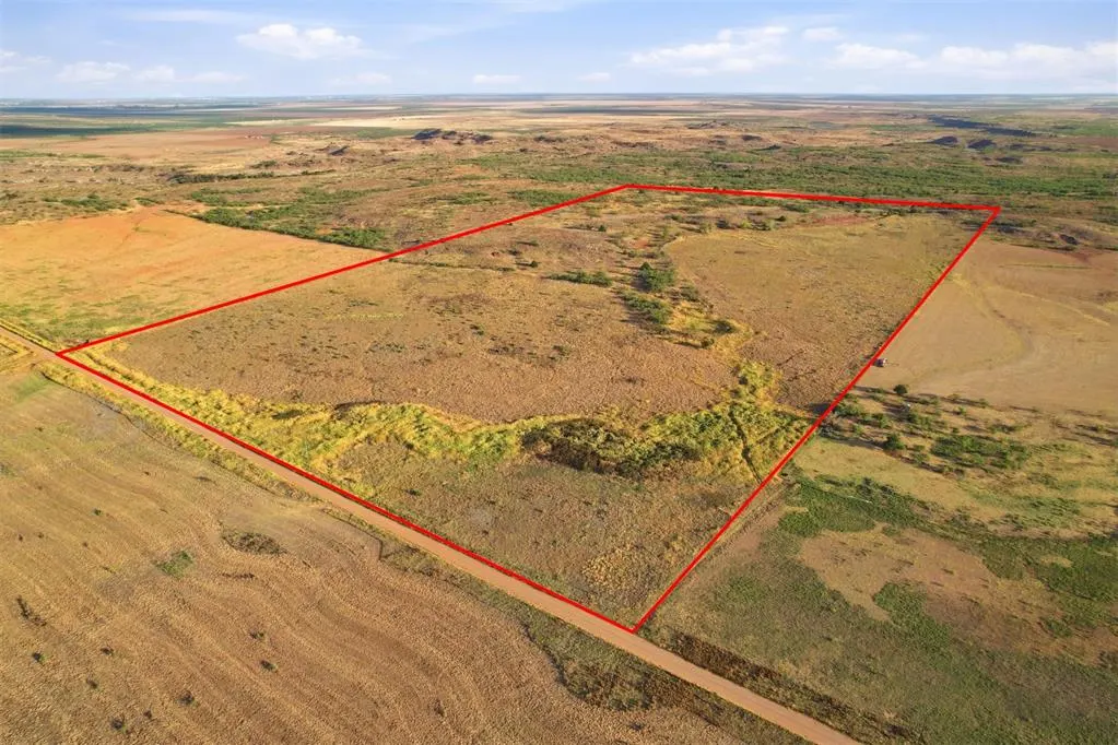 Photo 3 — 1550 E County Road Road, Mangum, OK 73554