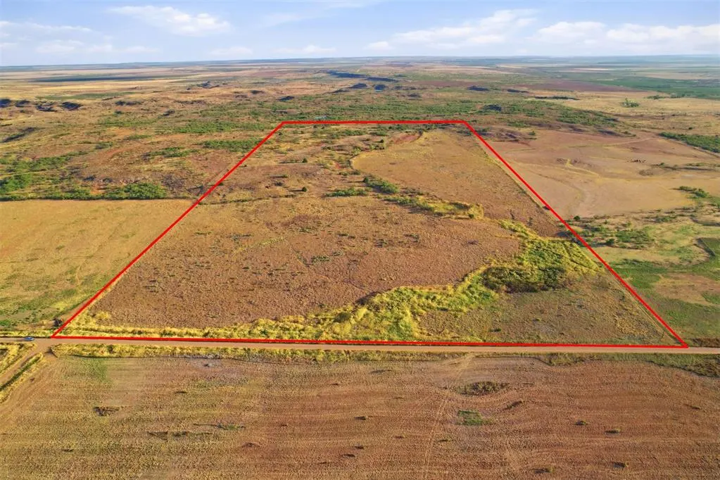 Photo 4 — 1550 E County Road Road, Mangum, OK 73554