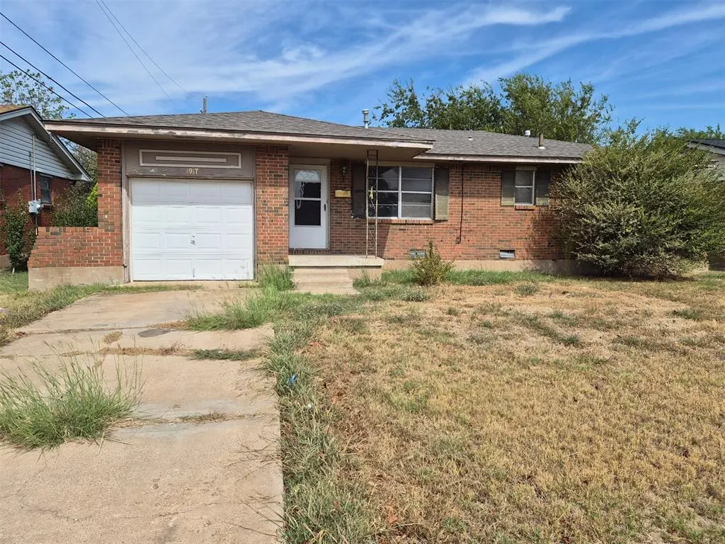 Photo 2 — 4917 NW Lindy Avenue, Lawton, OK 73505