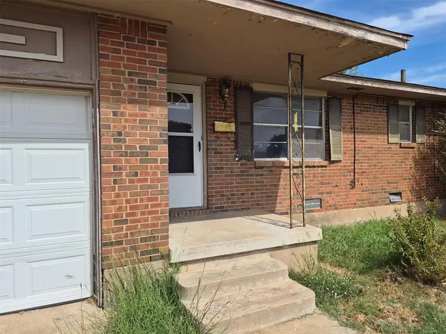 Photo 3 — 4917 NW Lindy Avenue, Lawton, OK 73505