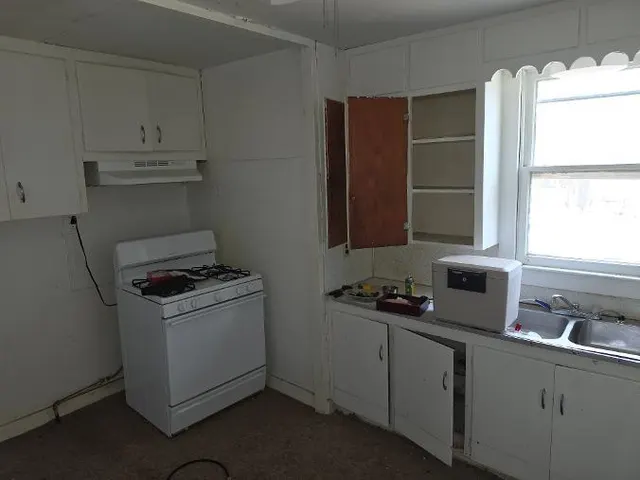 Photo 6 — 303 N 9th Street, Okemah, OK 74859