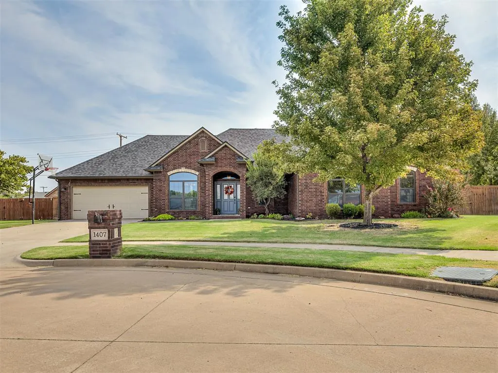 Front exterior — 1407 Fairfax Lane, El Reno, OK 73036