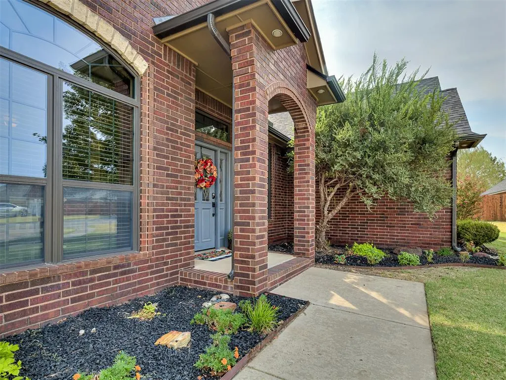 Photo 5 — 1407 Fairfax Lane, El Reno, OK 73036