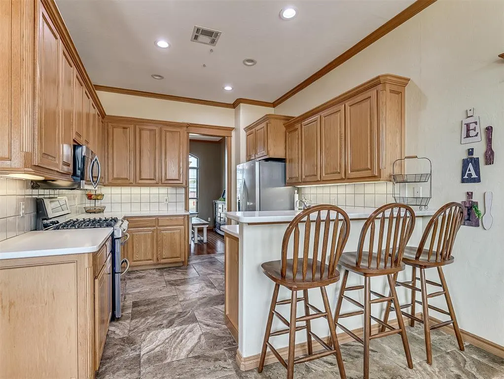 Photo 14 — 1407 Fairfax Lane, El Reno, OK 73036