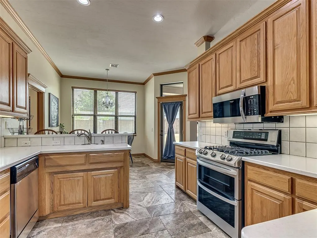 Photo 19 — 1407 Fairfax Lane, El Reno, OK 73036