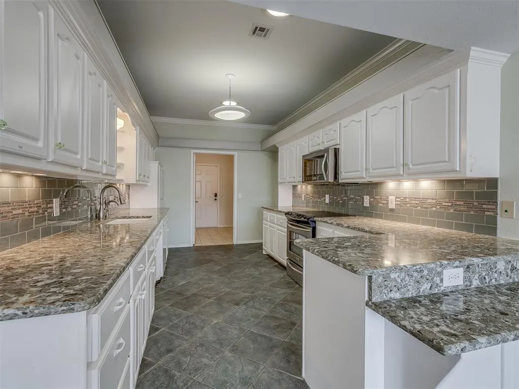 Photo 8 — 1205 Regency Court, Kingfisher, OK 73750