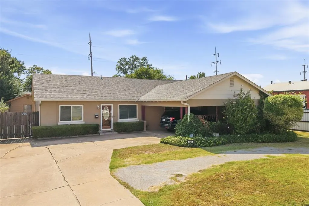 Photo 2 — 221 S Walnut Street, Pauls Valley, OK 73075