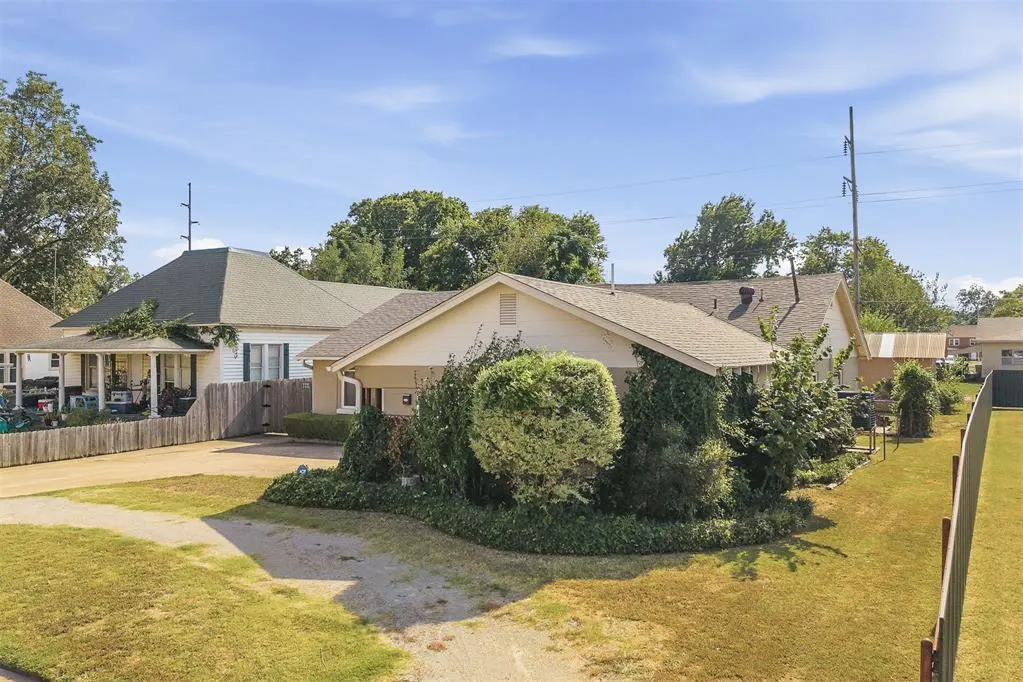 Photo 25 — 221 S Walnut Street, Pauls Valley, OK 73075