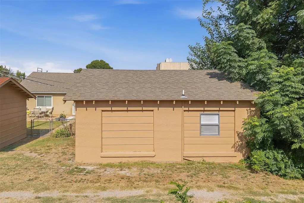 Photo 37 — 221 S Walnut Street, Pauls Valley, OK 73075