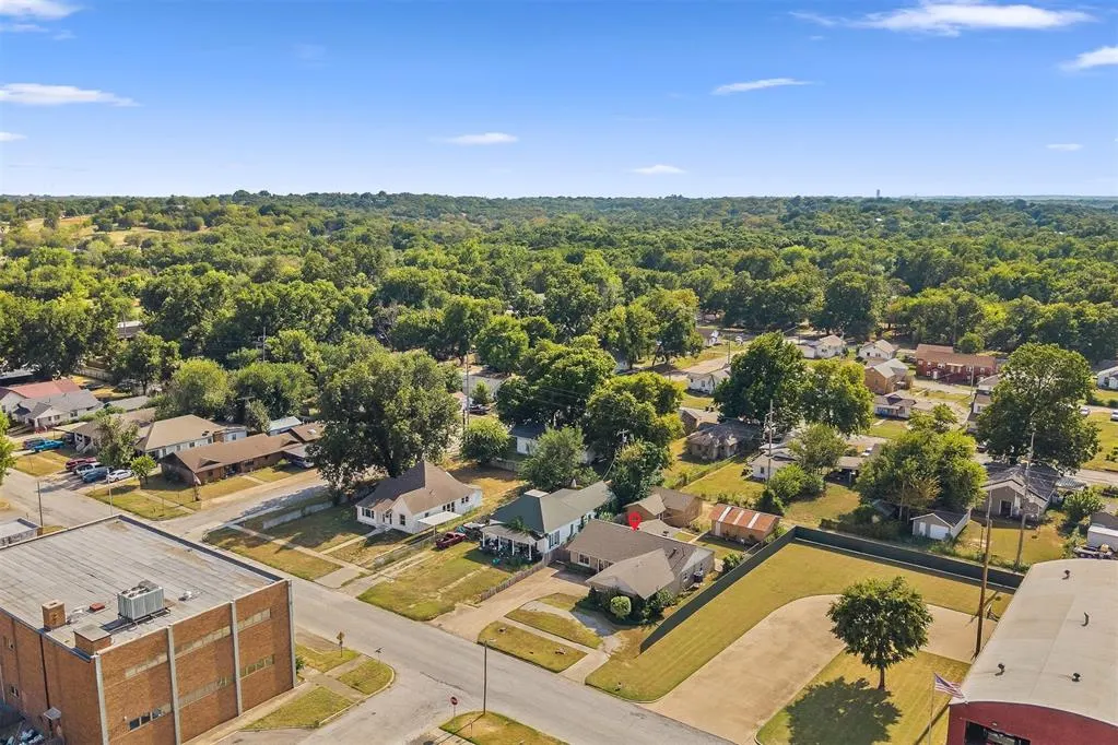 Photo 40 — 221 S Walnut Street, Pauls Valley, OK 73075