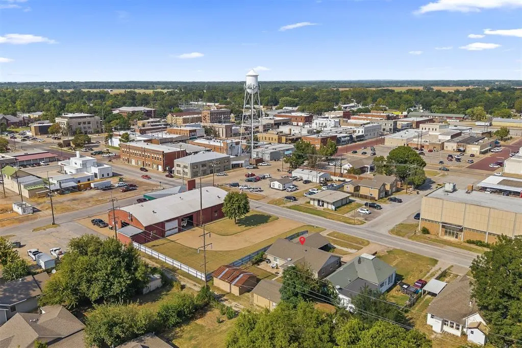 Photo 42 — 221 S Walnut Street, Pauls Valley, OK 73075