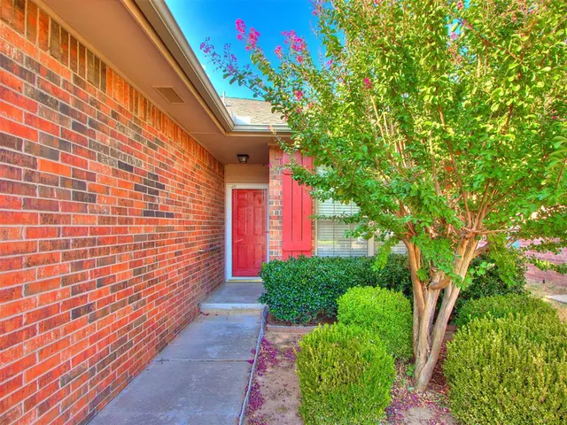 Photo 4 — 513 SW 124th Place, Oklahoma City, OK 73170