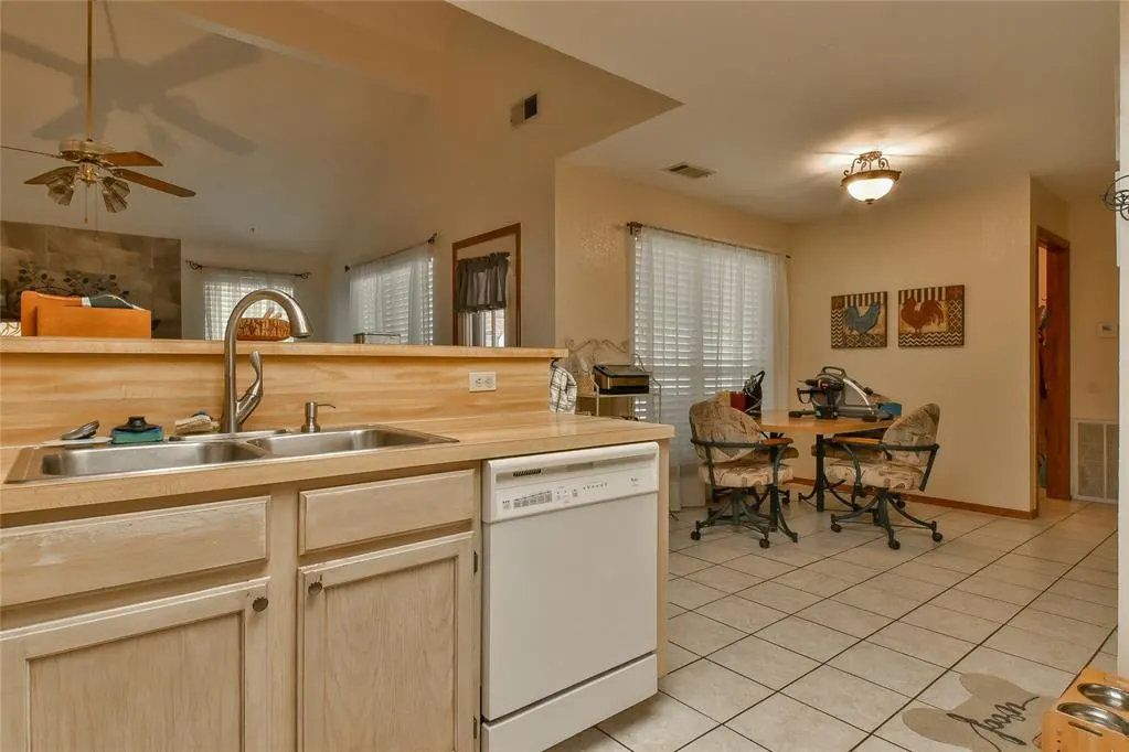 Photo 10 — 15117 Rick Road, Oklahoma City, OK 73170