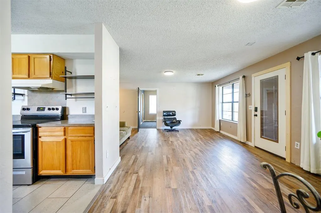 Photo 9 — 607 N Bock Street, Broken Bow, OK 74728