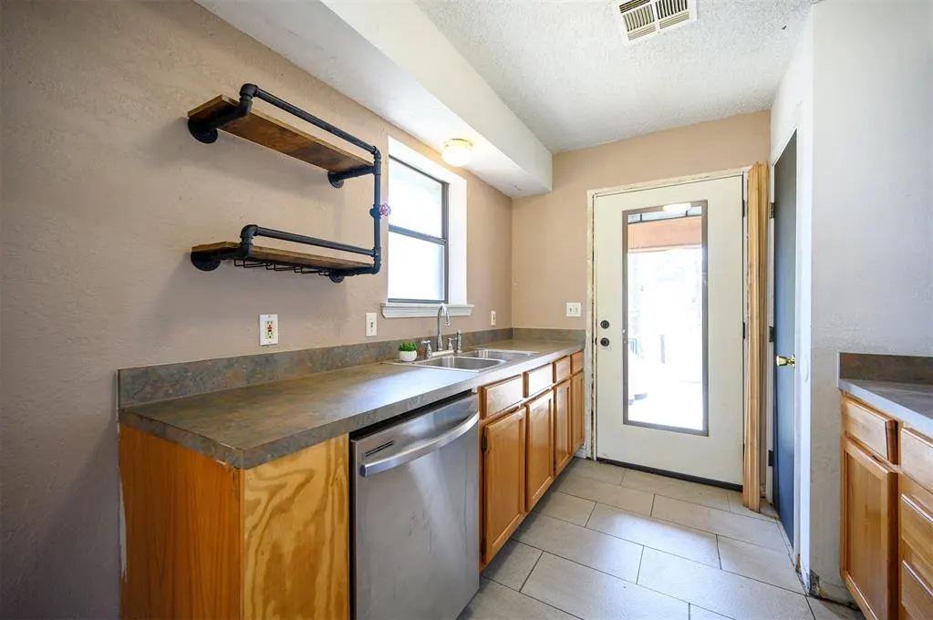 Photo 13 — 607 N Bock Street, Broken Bow, OK 74728