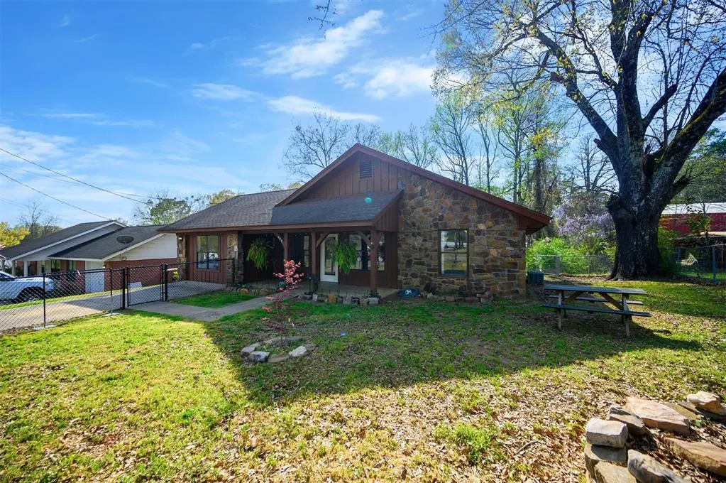 Photo 43 — 607 N Bock Street, Broken Bow, OK 74728