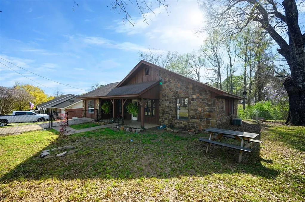 Photo 44 — 607 N Bock Street, Broken Bow, OK 74728