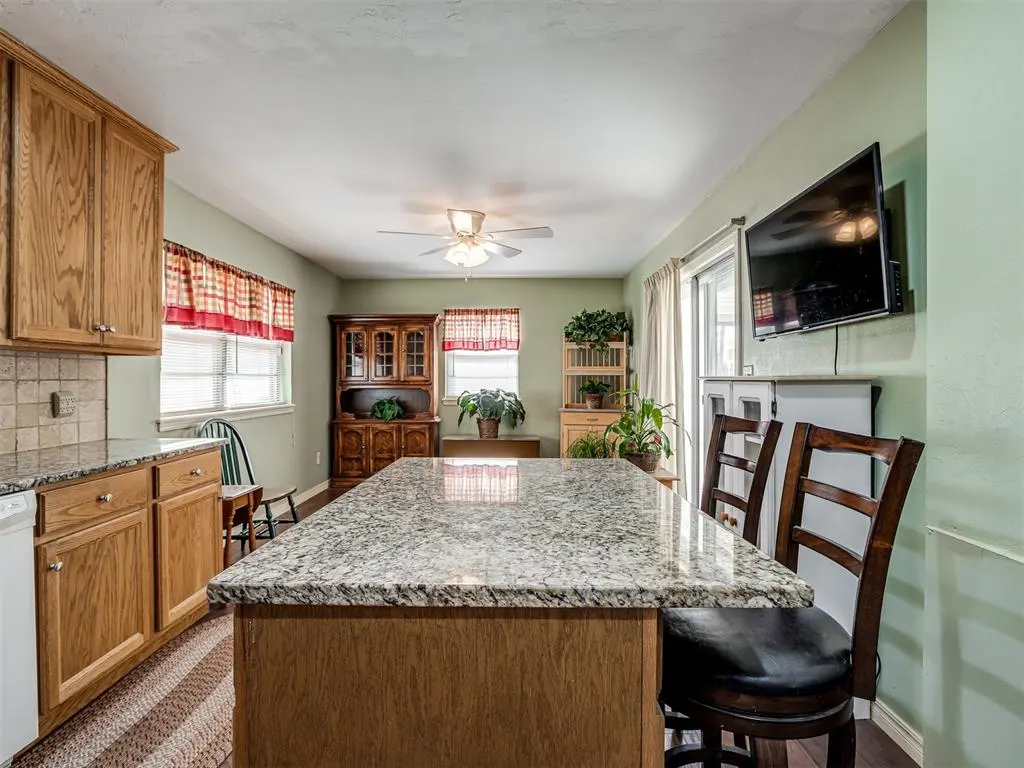 Photo 12 — 6421 N Libby Avenue, Oklahoma City, OK 73132