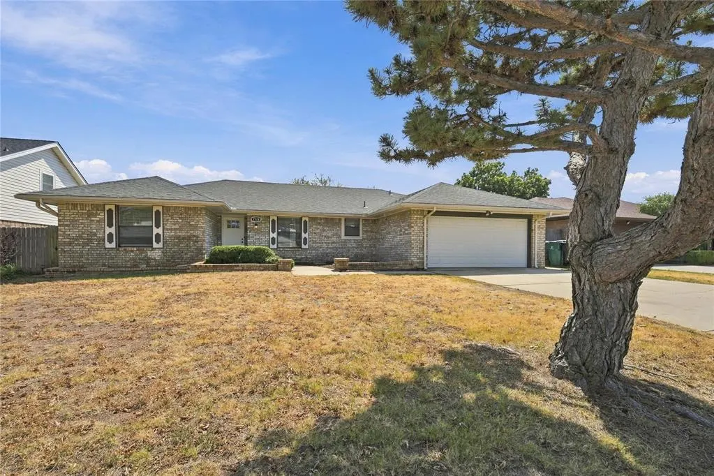 Photo 3 — 7716 NW 102nd Street, Oklahoma City, OK 73162