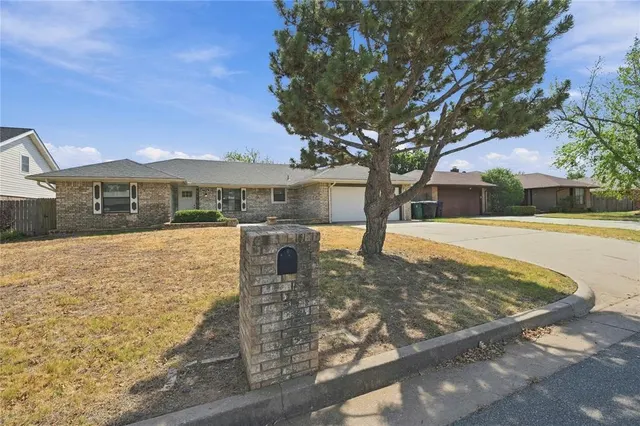 Photo 5 — 7716 NW 102nd Street, Oklahoma City, OK 73162