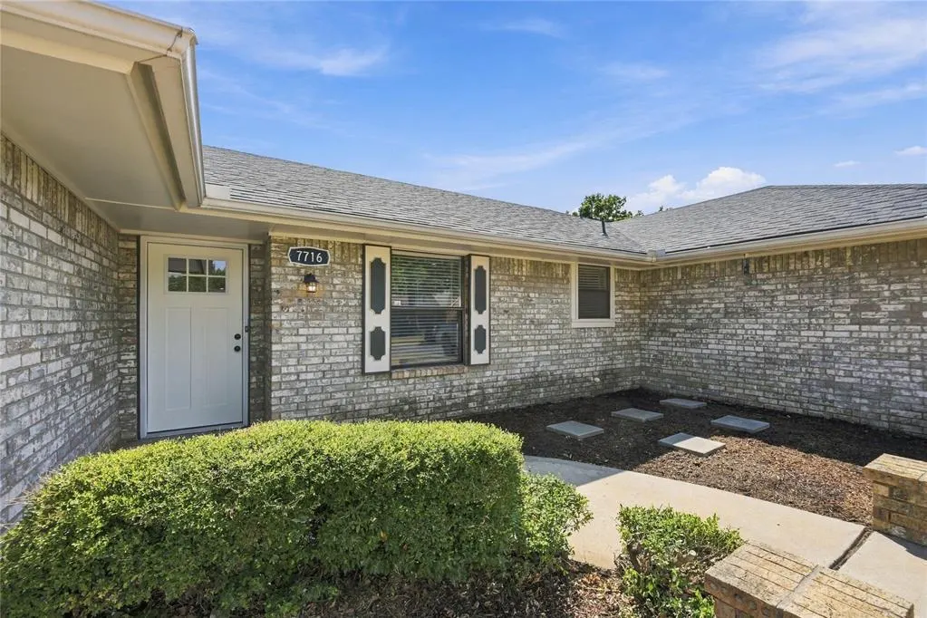 Photo 9 — 7716 NW 102nd Street, Oklahoma City, OK 73162