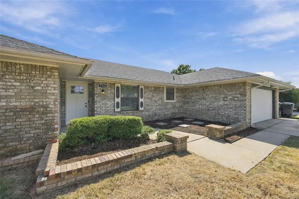 Photo 10 — 7716 NW 102nd Street, Oklahoma City, OK 73162