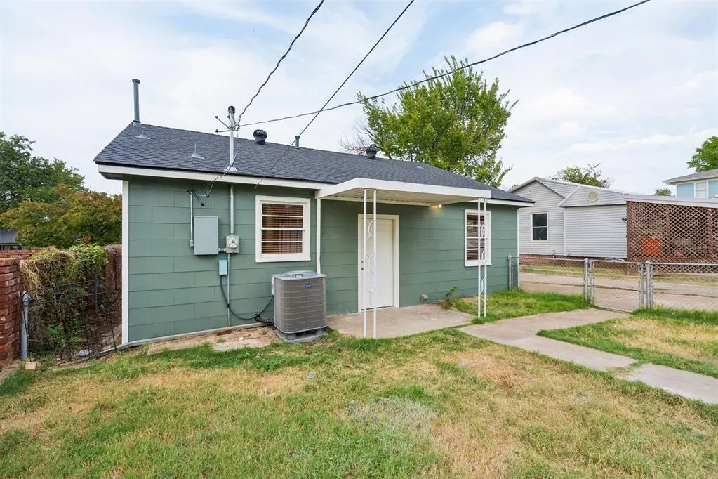 Photo 25 — 911 E Noble Avenue, Guthrie, OK 73044