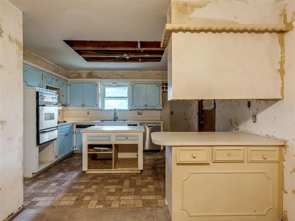 Photo 11 — 7704 NW 5th Street, Oklahoma City, OK 73127