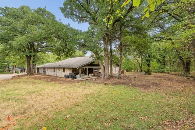 Photo 2 — 1100 Oak Tree Drive, Edmond, OK 73025