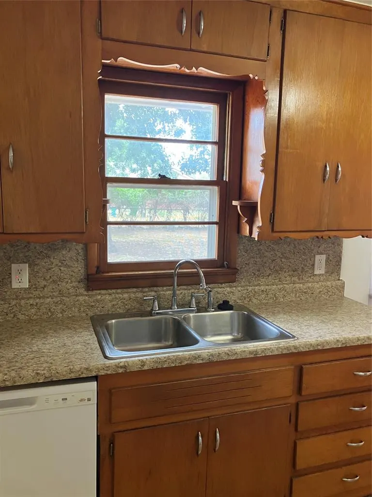 Photo 11 — 825 E Bouse Drive, Midwest City, OK 73110