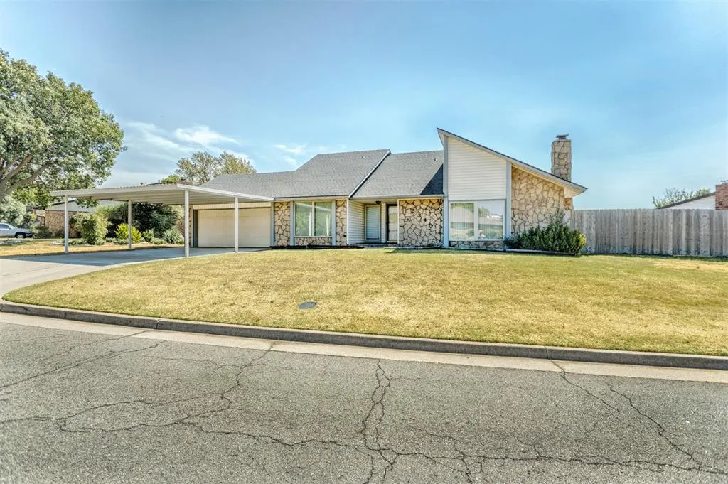 Photo 3 — 2340 Shadowlake Drive, Oklahoma City, OK 73159