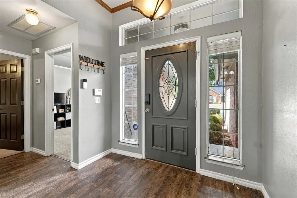 Photo 2 — 309 Winston Drive, Norman, OK 73072