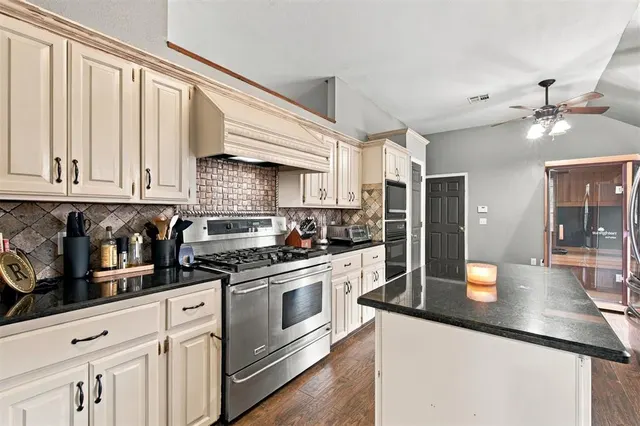 Photo 6 — 309 Winston Drive, Norman, OK 73072