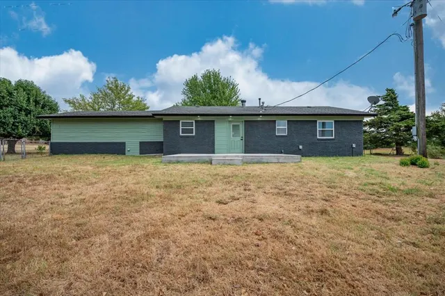 Photo 6 — 329131 E Lincoln Street, Harrah, OK 73045